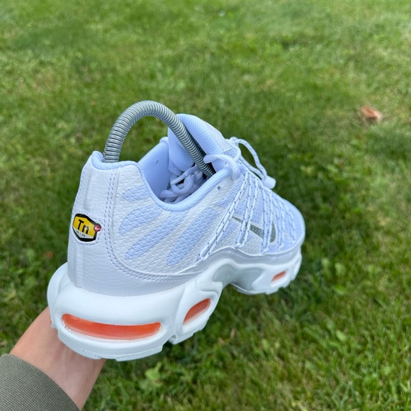 Shoes Nike Air Max Plus Utility WhiteOrange Brand new Men's size 9,5 us 10,5 us - Picture 2 of 6